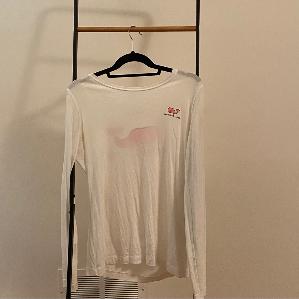 Rare Vineyard Vines White Long Sleeve -M